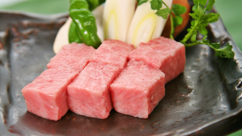 *若狭牛の陶板焼き！細かいサシが入った柔らかい上質のお肉をご堪能下さい。