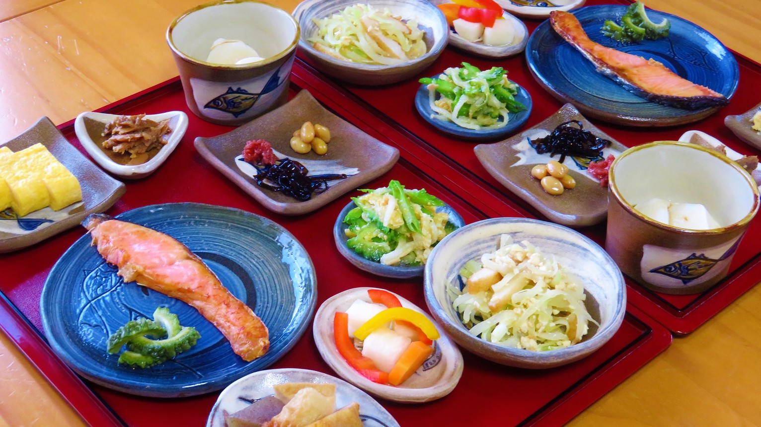 朝食（和食・洋食日替わりです）