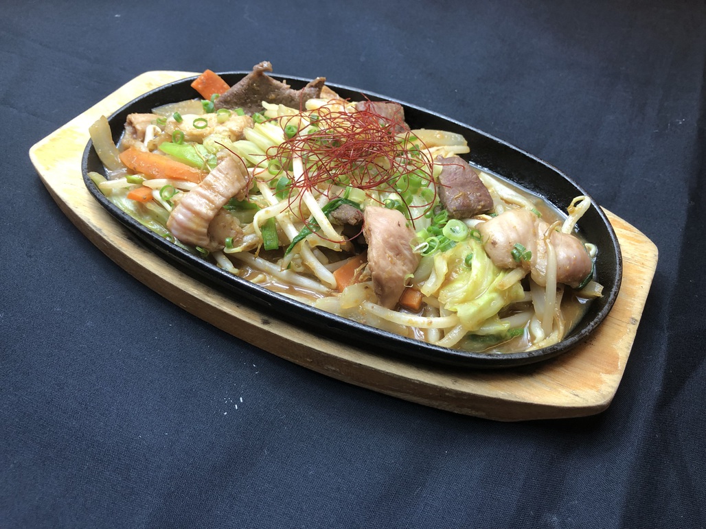 宮若牛ホルモン鉄板焼き