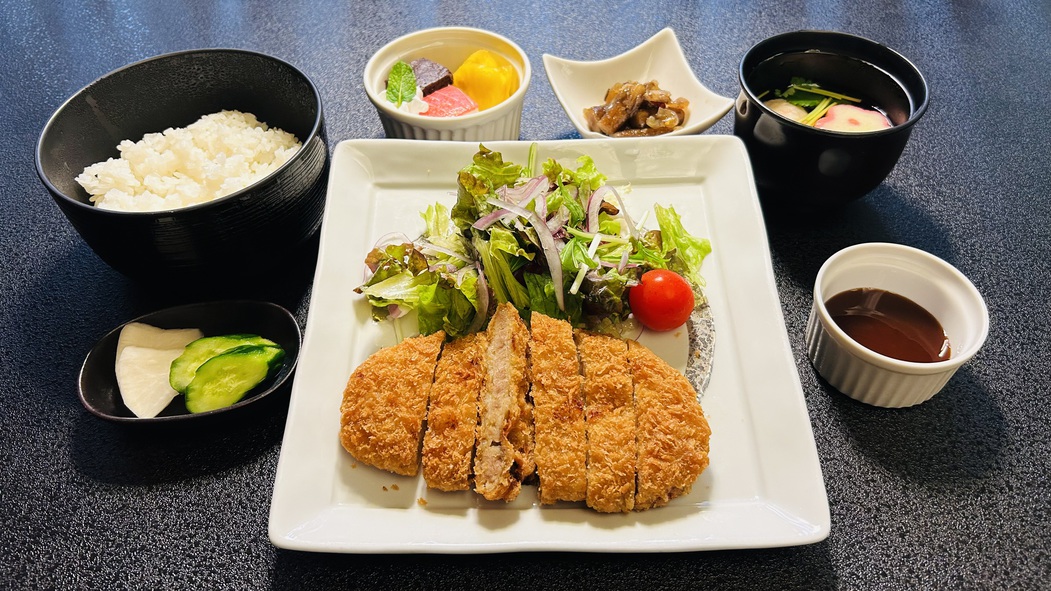 Dとんかつセット