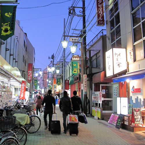 草加駅東口駅前通り商店街