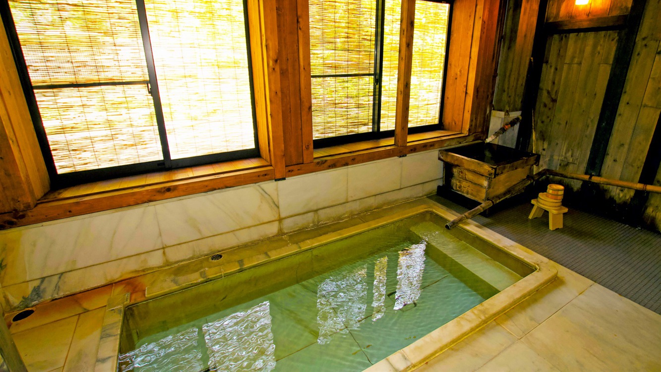 【千年の湯】露天風呂・大理石風呂露天風呂の他に大理石風呂もございます。