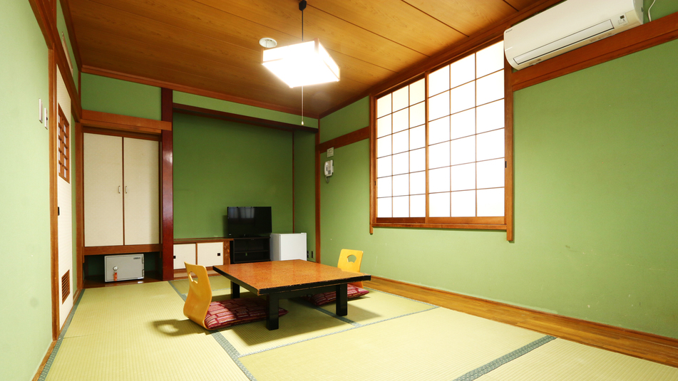 8畳和室トイレ付ゆったりくつろげる和室なのでごゆっくりと♪
