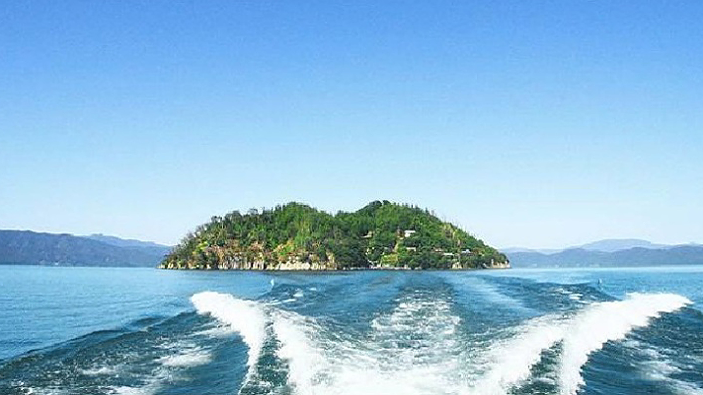 竹生島へ