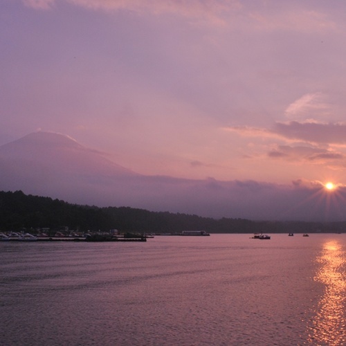 サンセットクルーズ(湖と夕日)