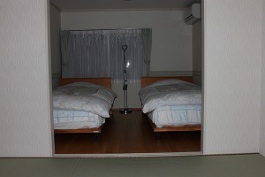 メゾネット１０１号室、２F寝室