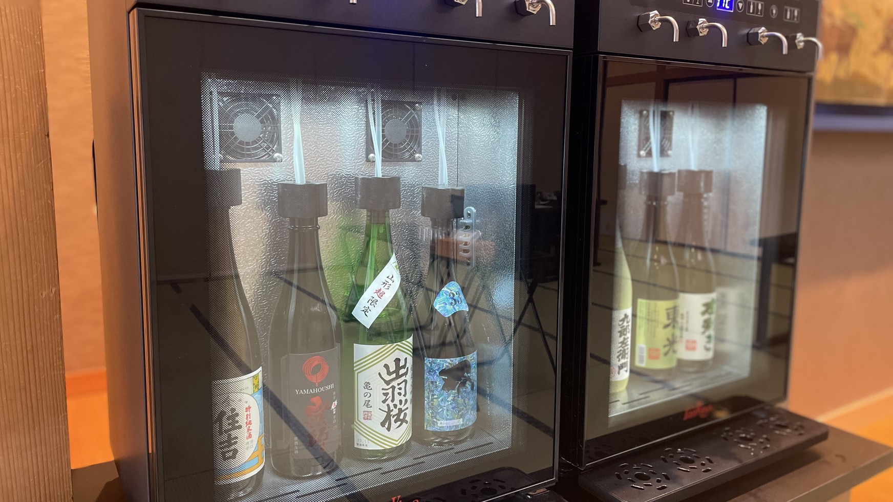 日本酒サーバーで飲み比べ