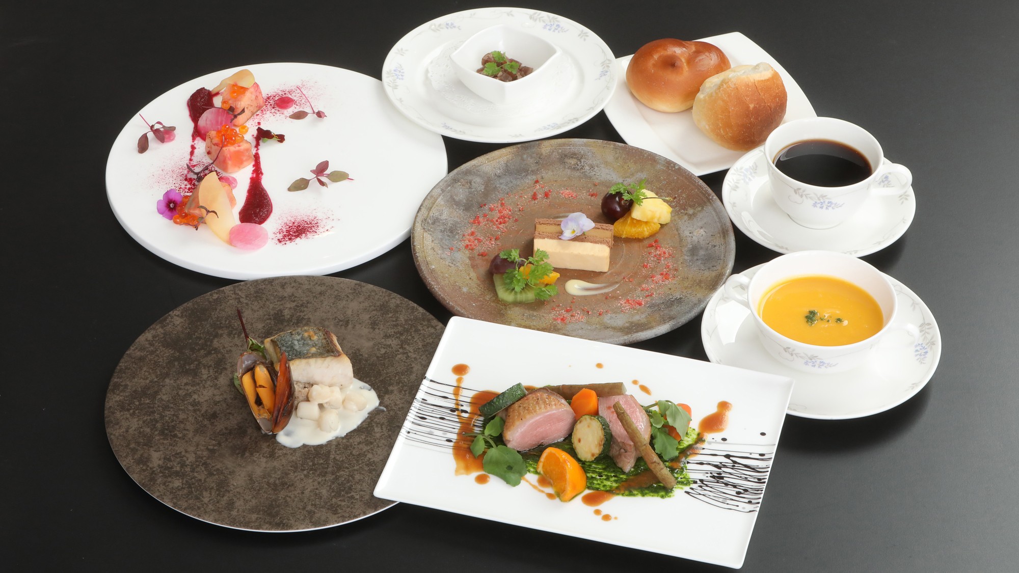 【夕食はレストランで季節のフルコースディナー】２食付プラン（夕朝食付）