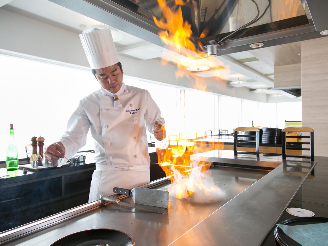 18階鉄板焼レストラン「八景」
