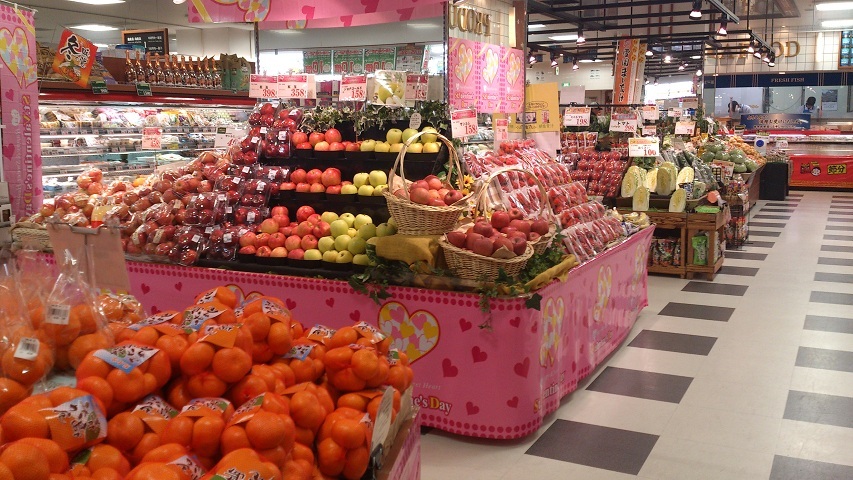 スーパー（朝4：00まで空いてます）＊徒歩30秒