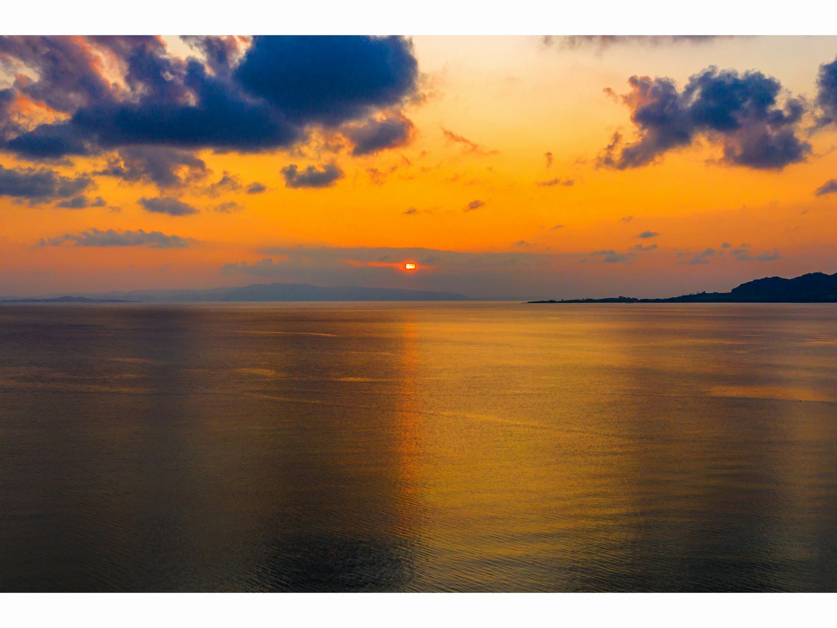 名蔵湾夕日