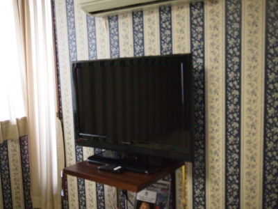 32インチ液晶テレビ1