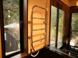 濡れたタオルを掛けとくだけで簡単に乾くタオルウォーマー