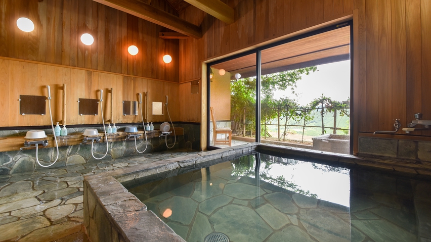 *【大浴場】1日の疲れを癒しの空間。渡瀬温泉使用の岩風呂です！