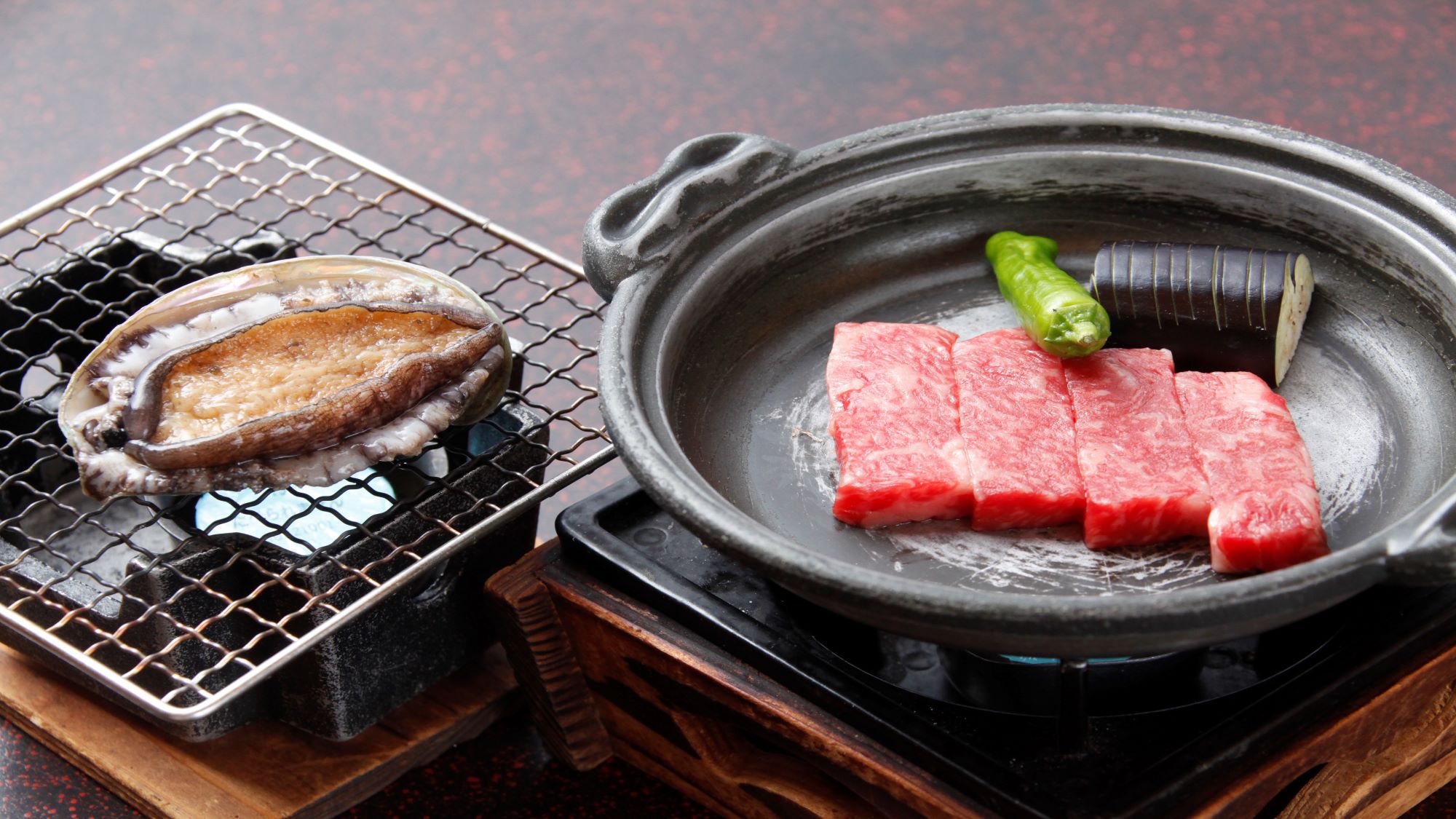 【伊豆海の膳】では、あわび料理又は国産牛ステーキがお選びいただけます