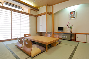Chateau Odaka Set in a prime location of Yonago, Chateau Odaka puts everything the city has to offer just outside your doorstep. The property has everything you need for a comfortable stay. All the necessary facili