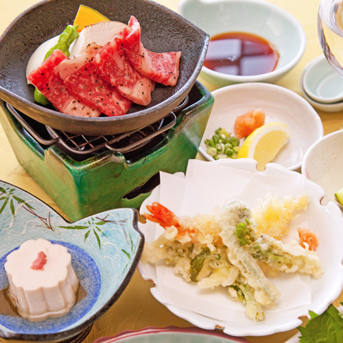 会席料理料理長がおすすめする季節の旬がたっぷり。