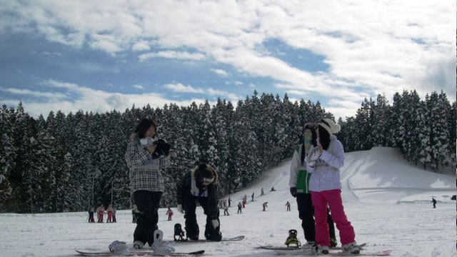 晴天時の羽黒山スキー場