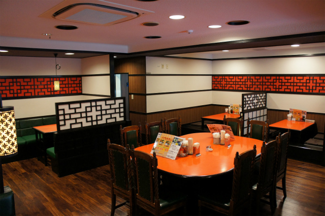 中華飯店鐘園亭店内