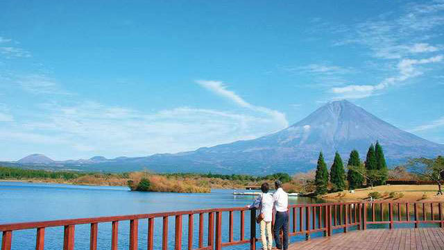 田貫湖畔からの富士！