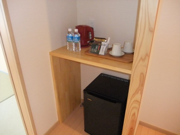 各お部屋には日本茶コーヒーをご準備