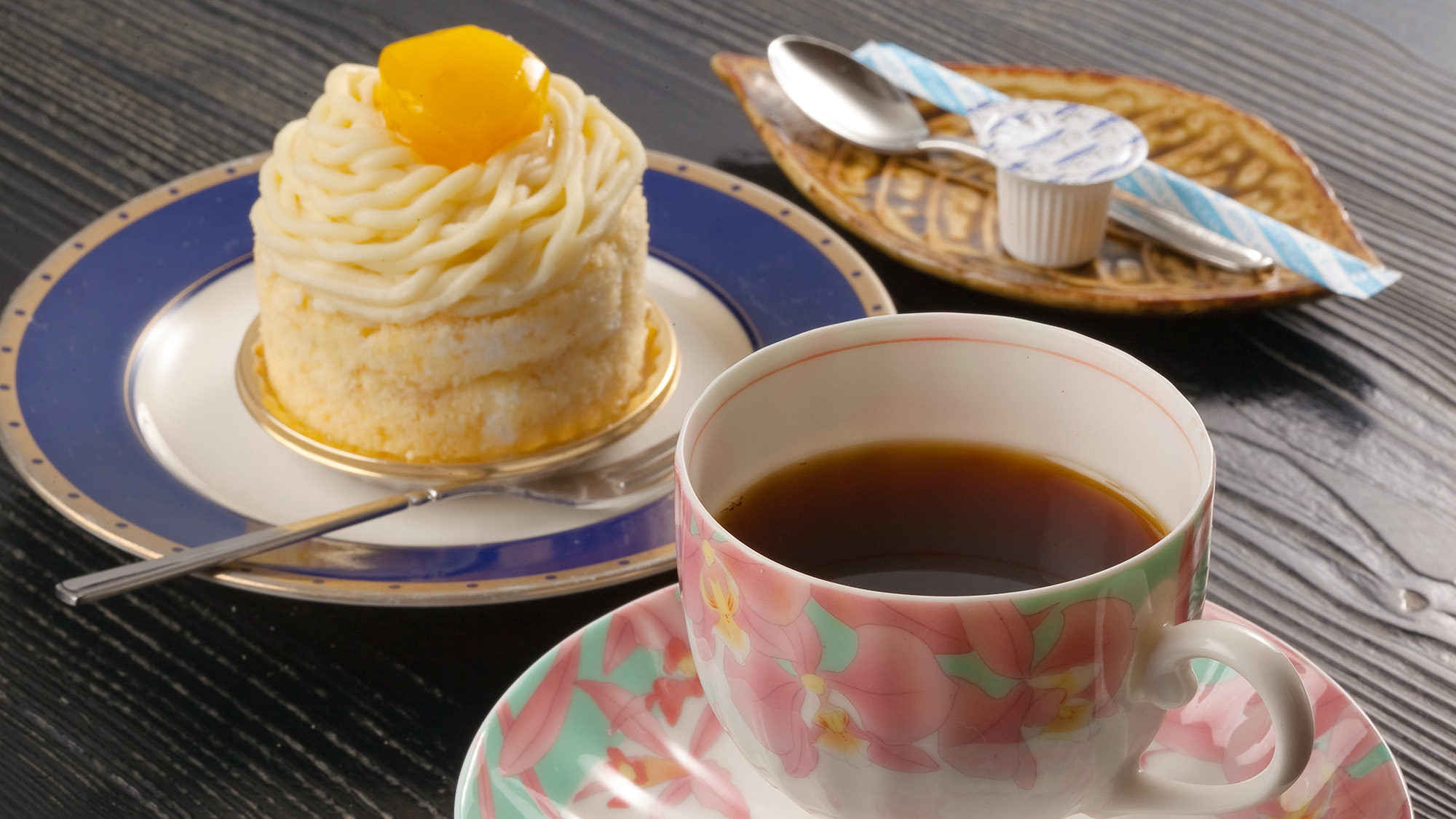 ・【ケーキセット】ケーキ1個とコーヒーorソフトドリンクのセットです