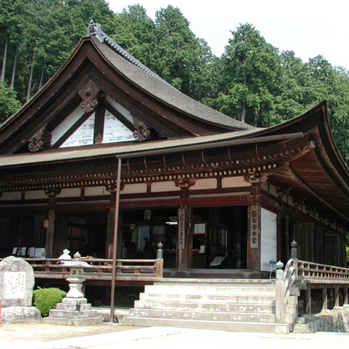 長命寺まで車で１０分