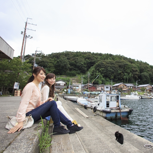 目の前に浮かぶ沖島でのんびり♪