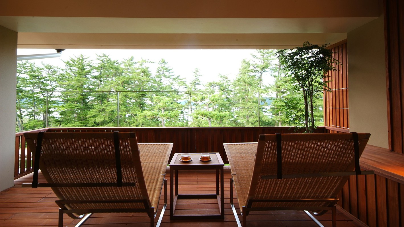 【特別室風のみどり】目の前に飛び込むのは天橋立を見下ろす絶景。
