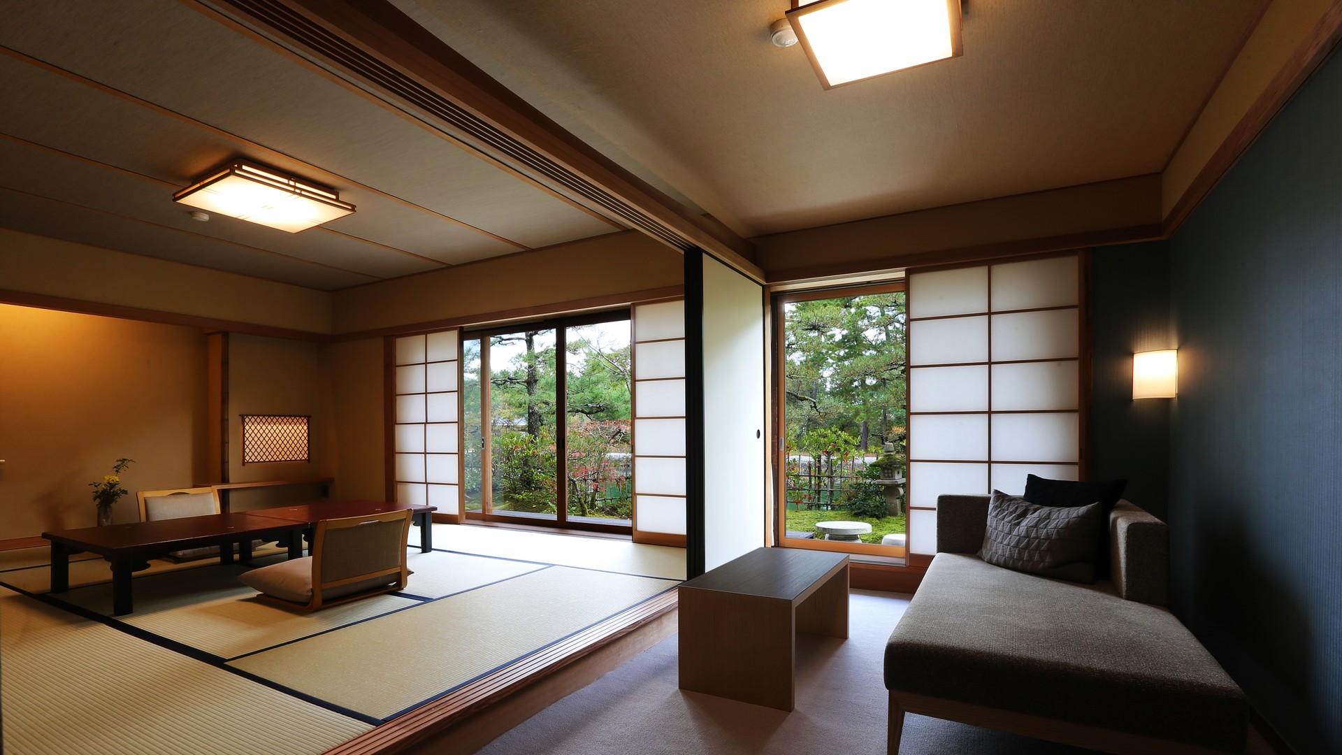 【雪月花の棟】客室一例 自然に溶け込む和の洗練された空間