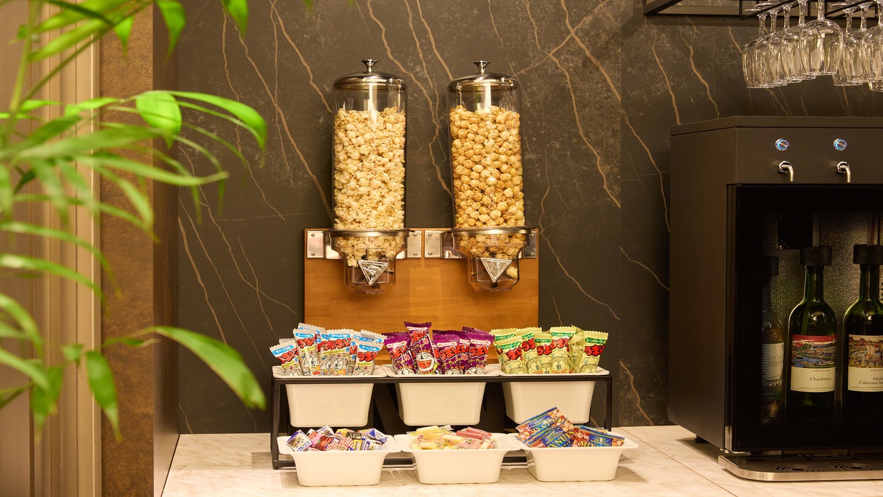 バー利用の方限定で、フリースナックもご用意利用時間 15:00〜21:00