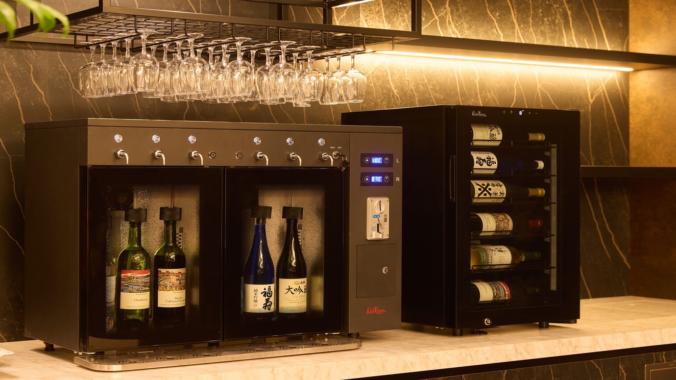 宿泊者限定で、地元産のワインや日本酒をリーズナブルにお楽しみいただけます。