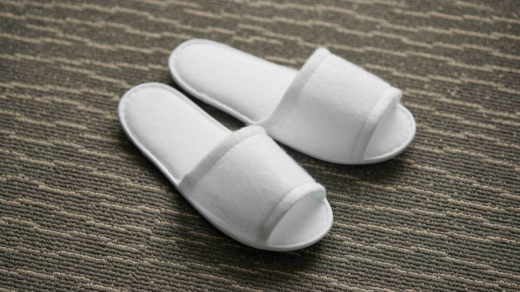 素足に気持ちいいパイル素材の使い捨てスリッパ