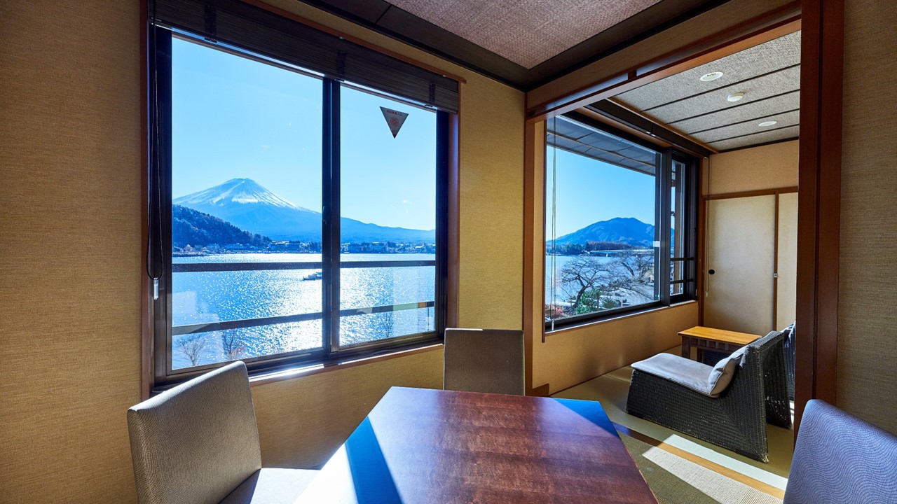 吟景 (３階) 和洋室 禁煙河口湖越しに富士山