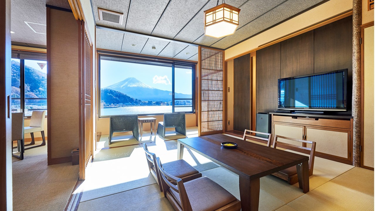 吟景 (３階) 和洋室 禁煙河口湖越しに富士山
