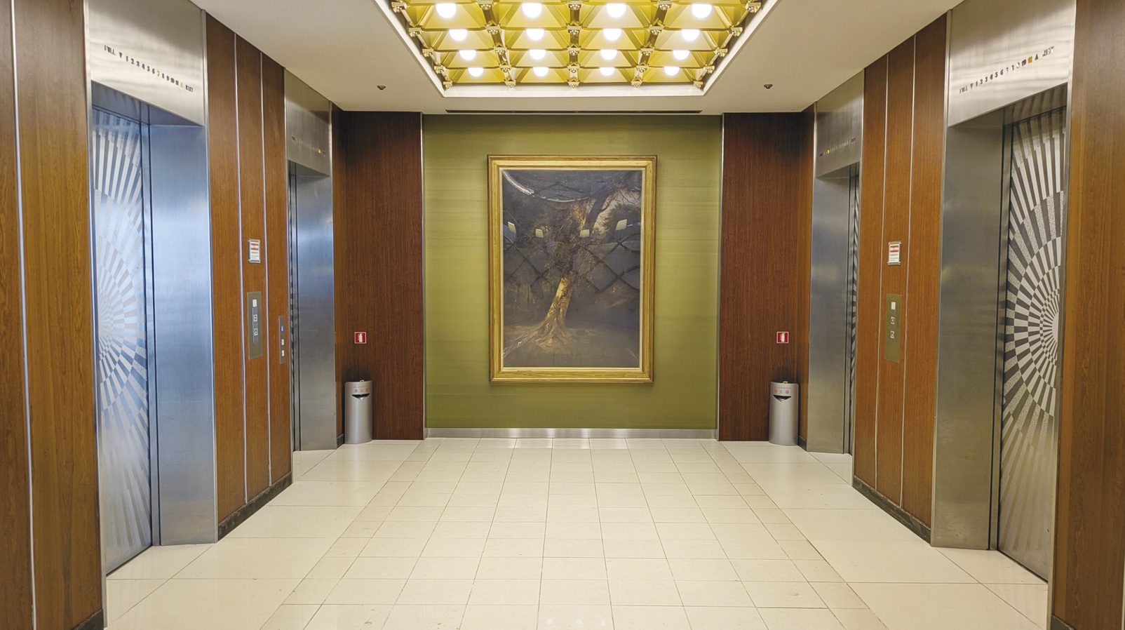 エレベーターホール