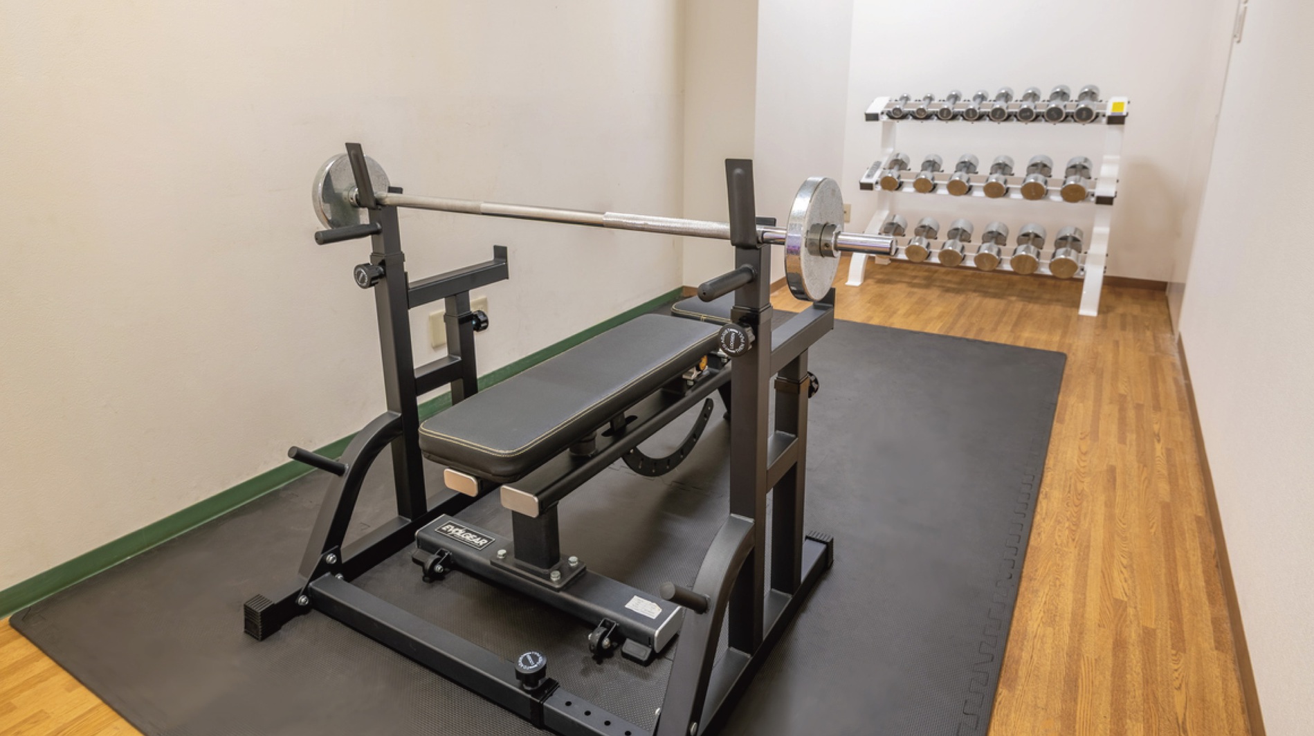 館内ジム ベンチプレス