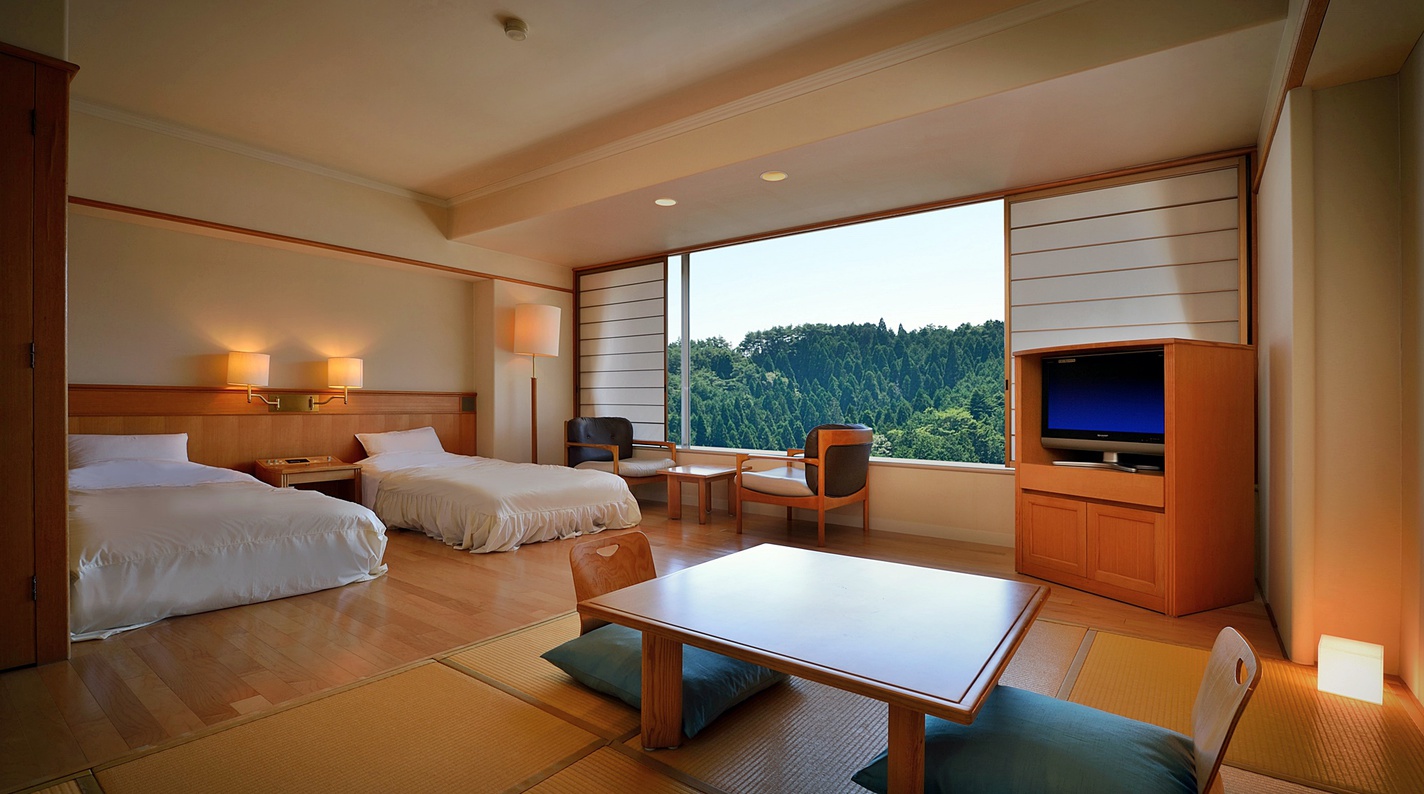 【山側/和洋室】松韻閣 - 2ベッド+畳リビング。趣の異なる2種類の部屋でお寛ぎください。