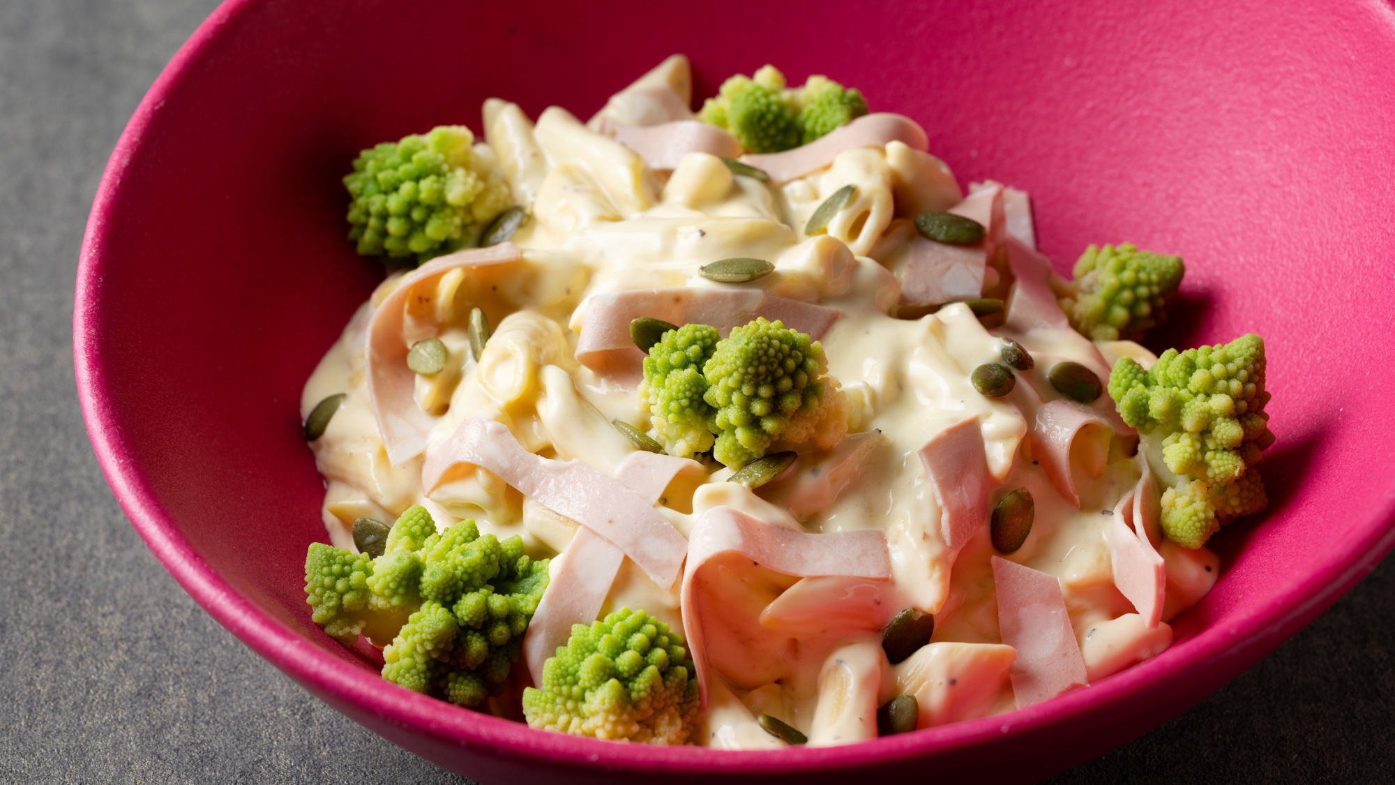 【Dinner Buffet】ペンネパスタサラダ 3種のチーズソース※イメージ