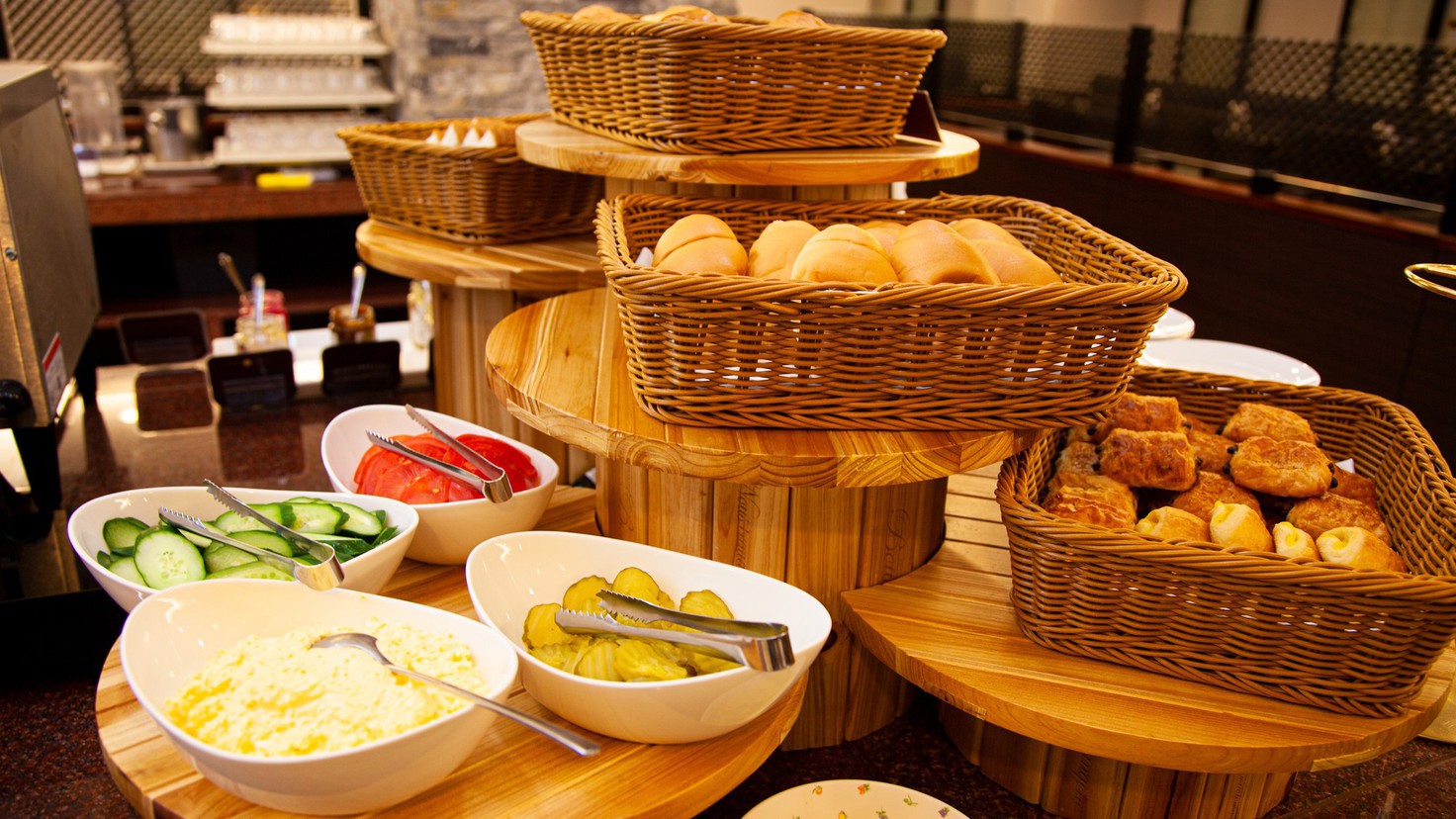 【朝食】サクサククロワッサンなどの種類豊富なパン