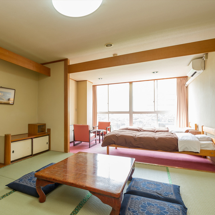 入口からの和洋室