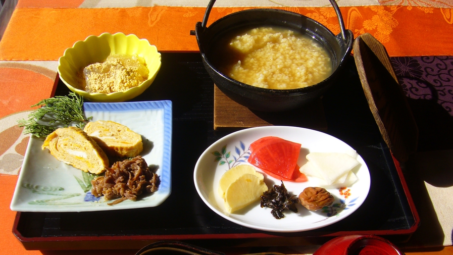 *奈良の郷土料理、茶がゆ朝食 地元の味が楽しめる和定食で
