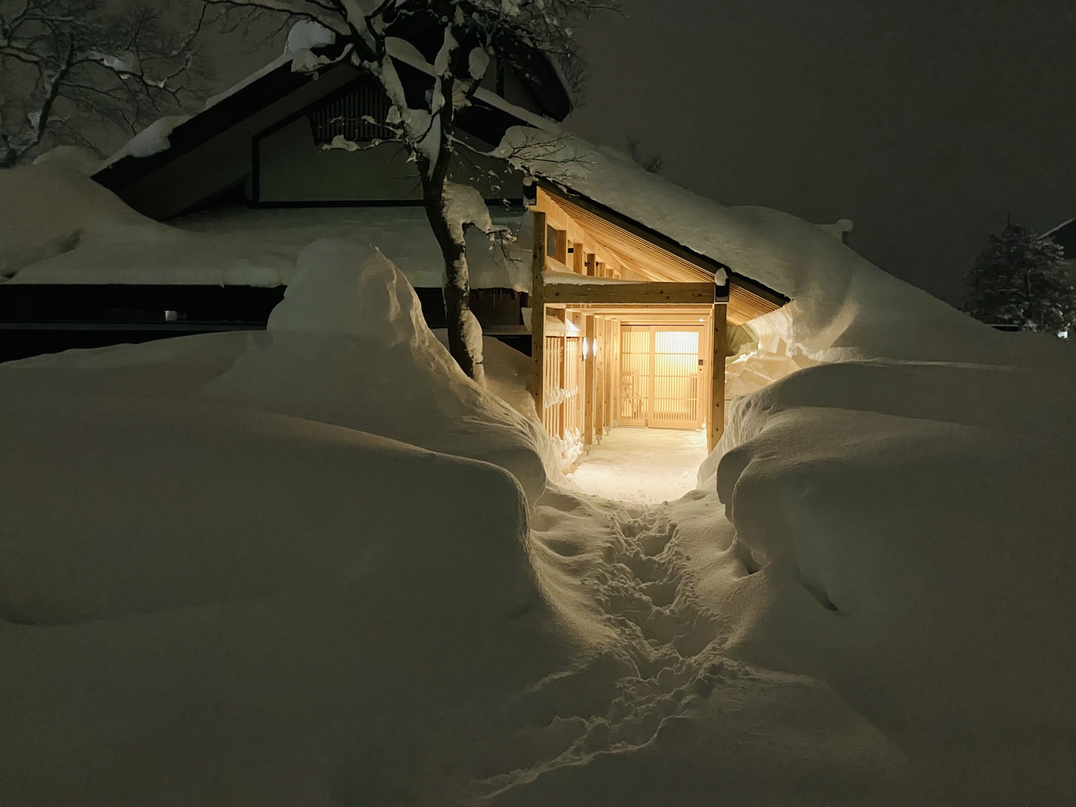 香雲閣外観夜