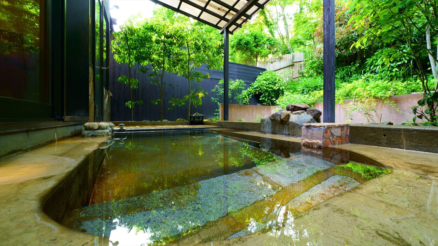 Yufuin Onsen Yufu no Irodori Yadoya Ohashi Located in Yufuin, Yufuin Onsen Yufu no Irodori Yadoya Ohashi is a perfect starting point from which to explore Yufu. The hotel has everything you need for a comfortable stay. Service-minded staff wil