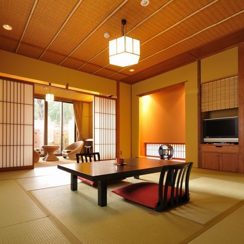 Minakami Onsen Bettei Yaeno The 4-star Minakami Onsen Bettei Yaeno offers comfort and convenience whether youre on business or holiday in Minakami. Offering a variety of facilities and services, the property provides all you ne