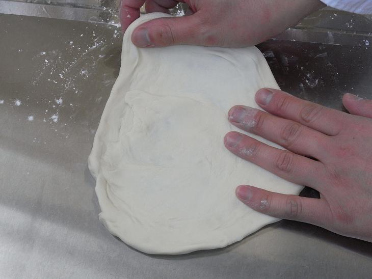 ピッザ生地作り