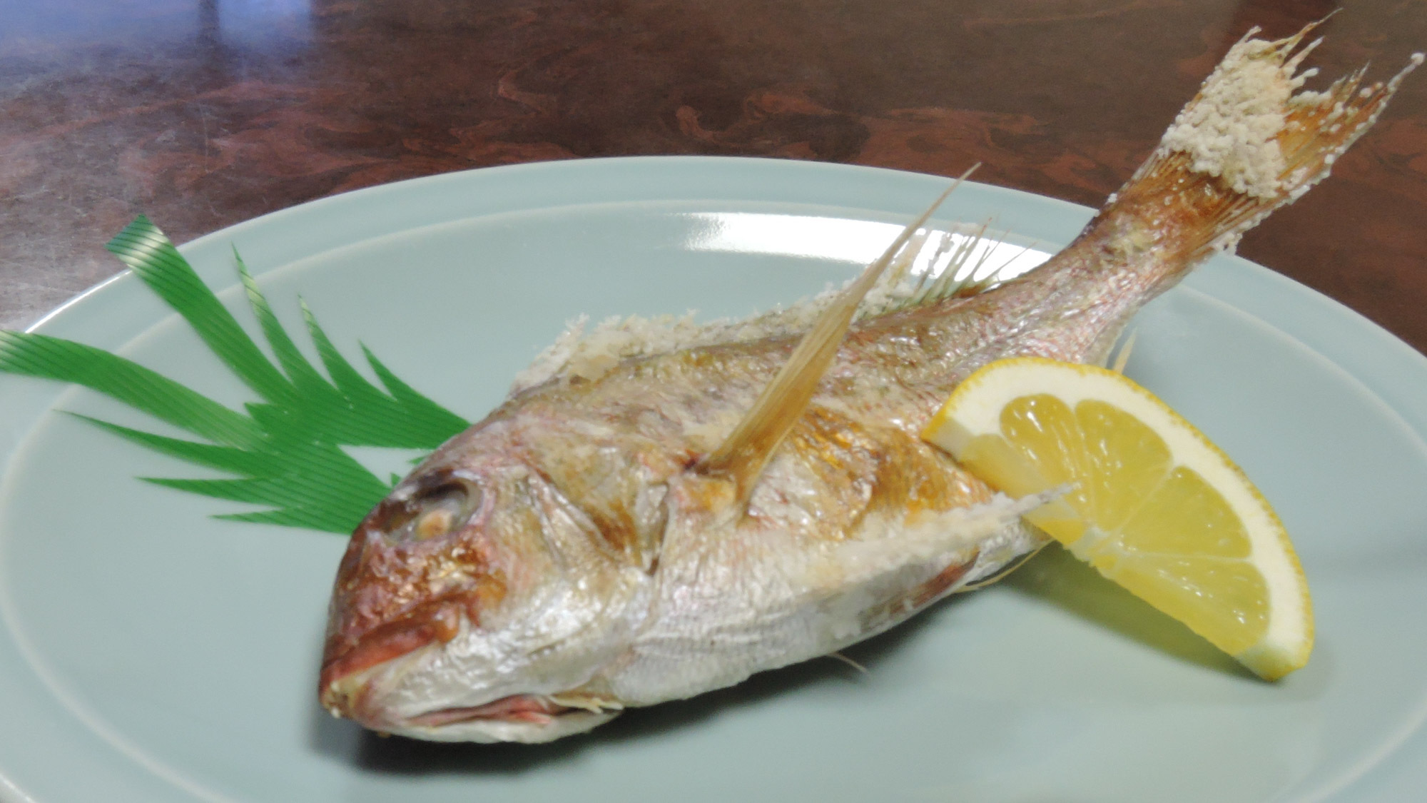 *【鯛の塩焼き】棚底港は、天然鯛の釣り場としては日本一！