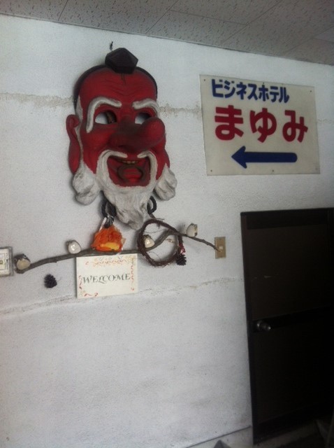 １階玄関入口駐車場