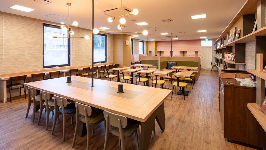 【ライブラリーカフェ】思い思いのひとときをごゆっくりお過ごしいただける空間です