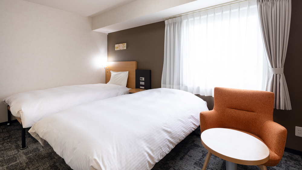 【ユニバーサルルーム】ベッド幅122cmバリアフリー設計のバスルーム